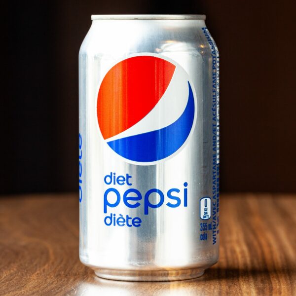 A 355-mL can of Diet Pepsi cola.