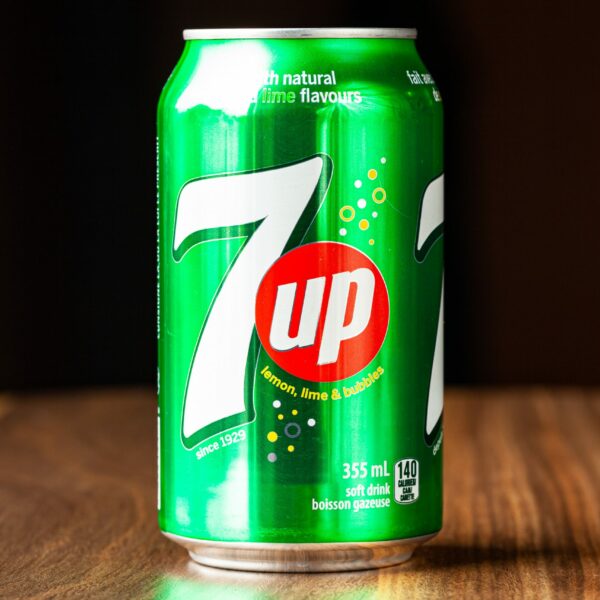 A 355-mL can of 7up.